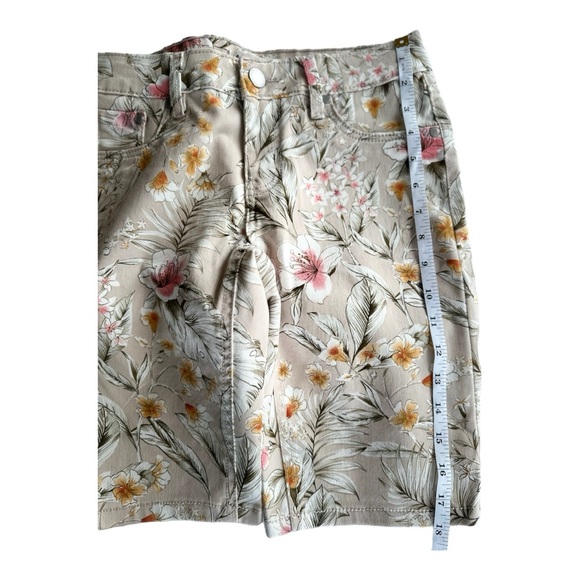 SUKO JEANS Floral Pull on Shorts Size 4 - Picture 7 of 12